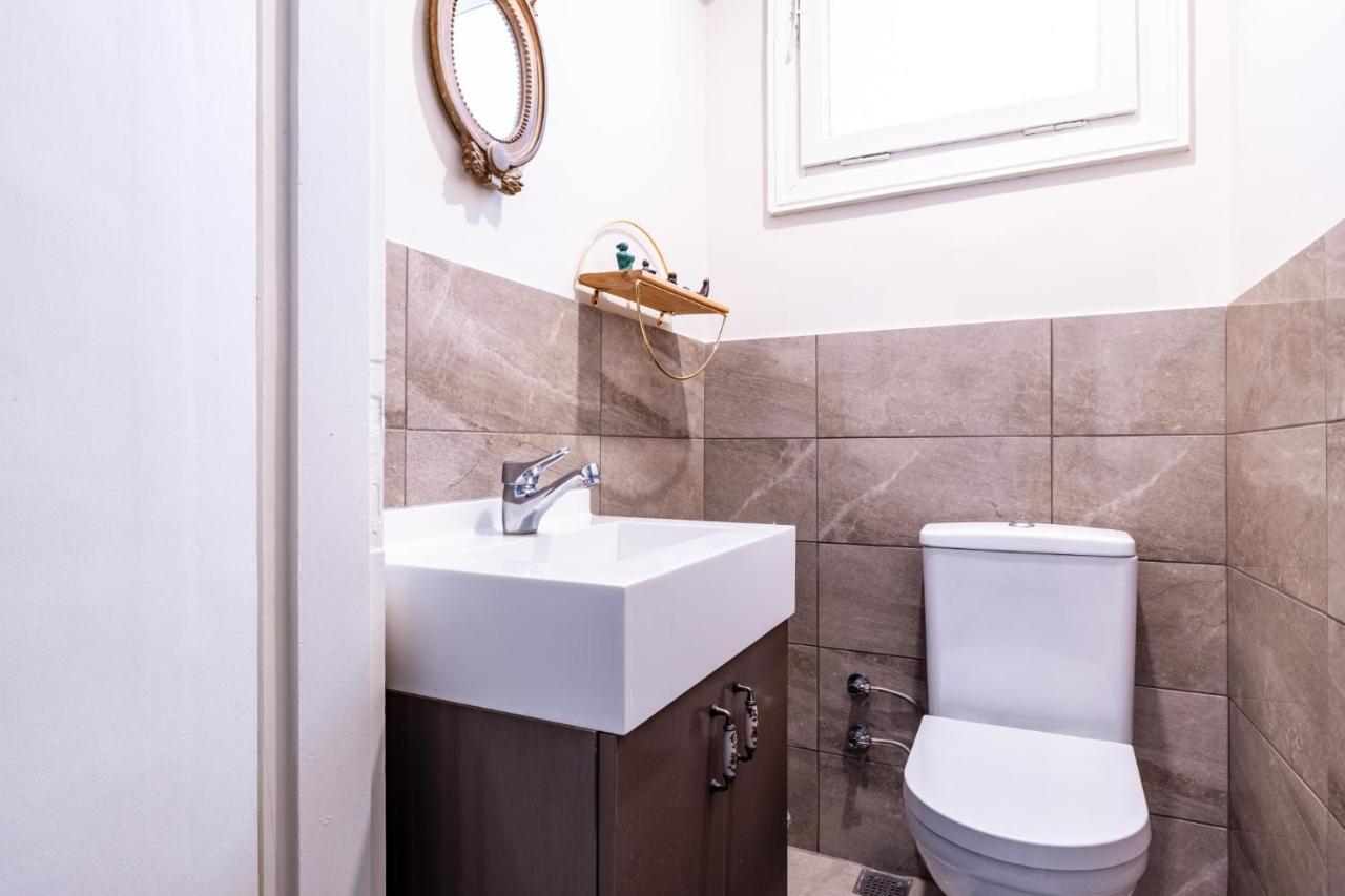 Spacious Flat W Balcony 3 Min To Kadikoy Square Apartment *