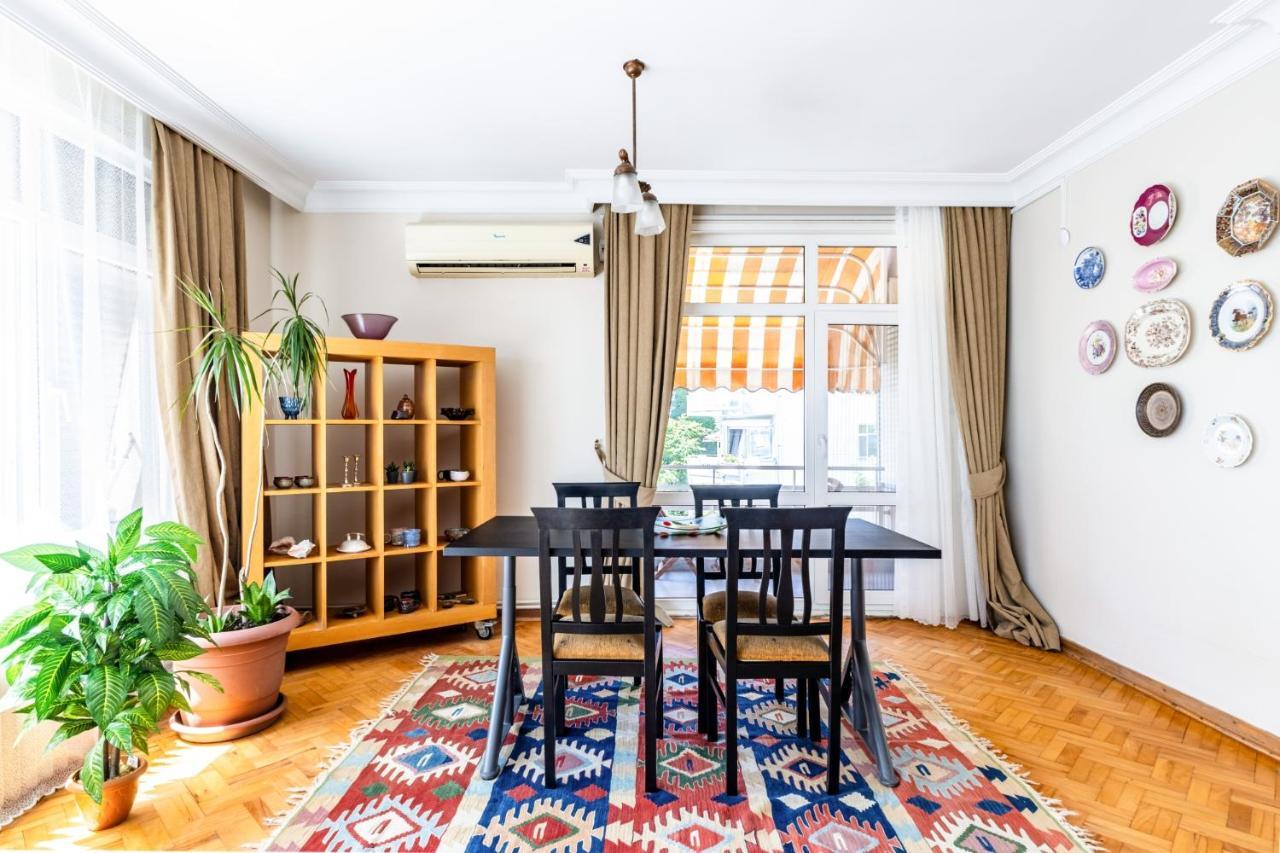 Spacious Flat W Balcony 3 Min To Kadikoy Square *