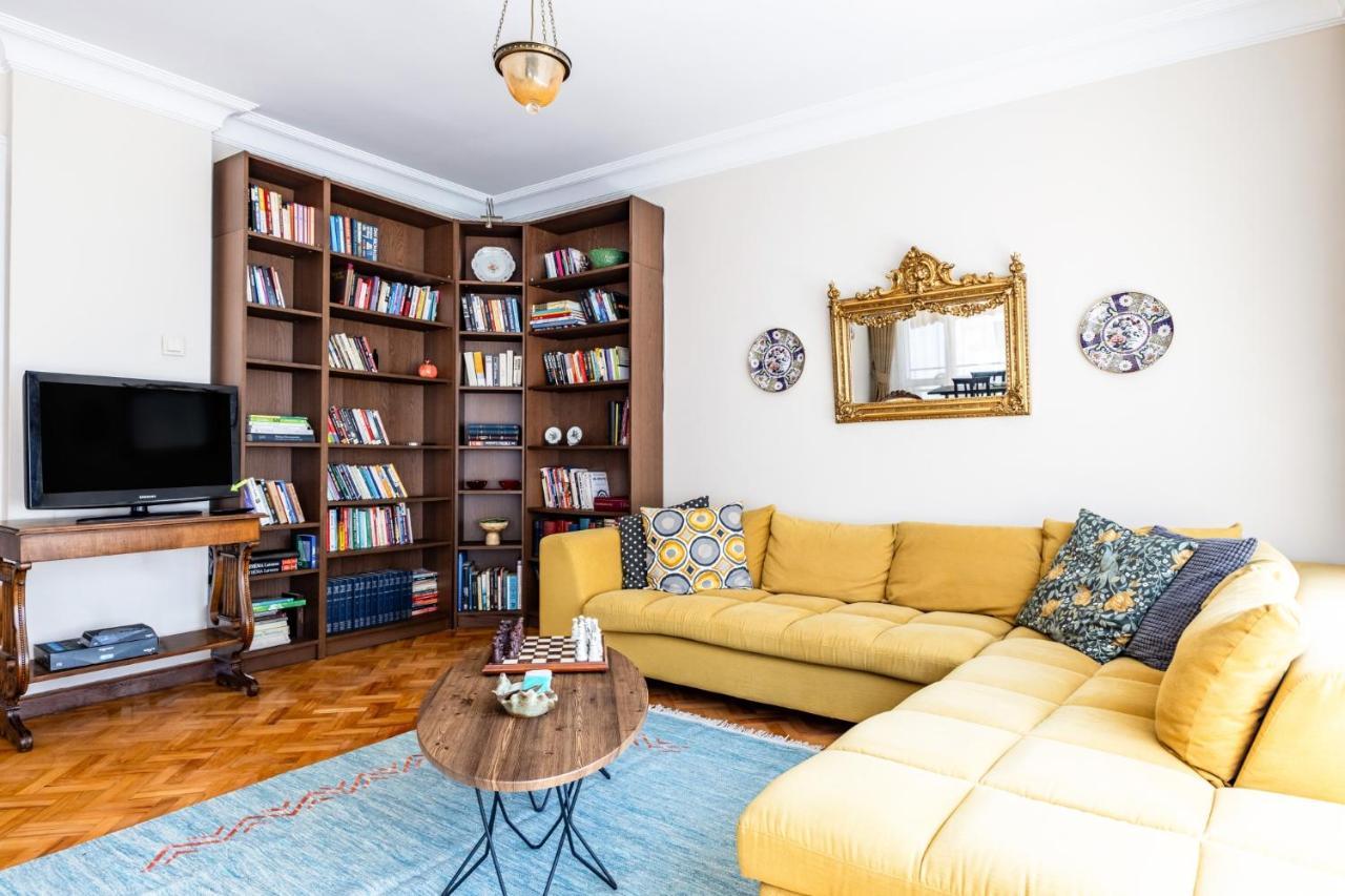 Spacious Flat W Balcony 3 Min To Kadikoy Square Apartment Istanbul