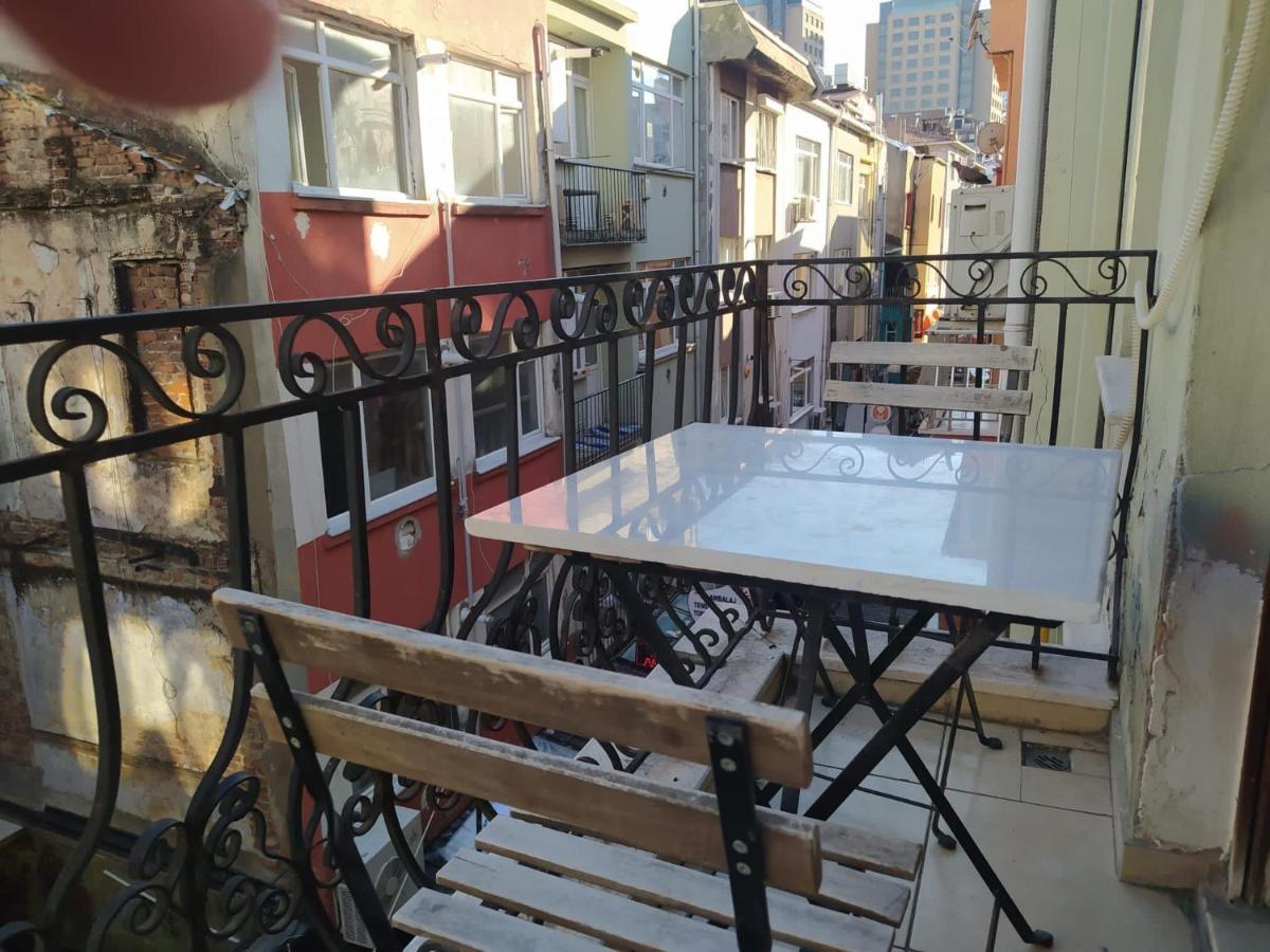 Gaia Art Hostel *