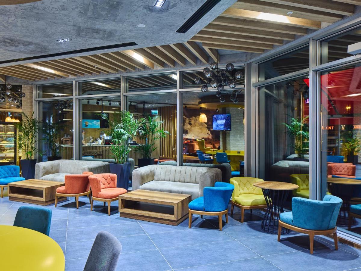 Ibis Airport Hotel 4*