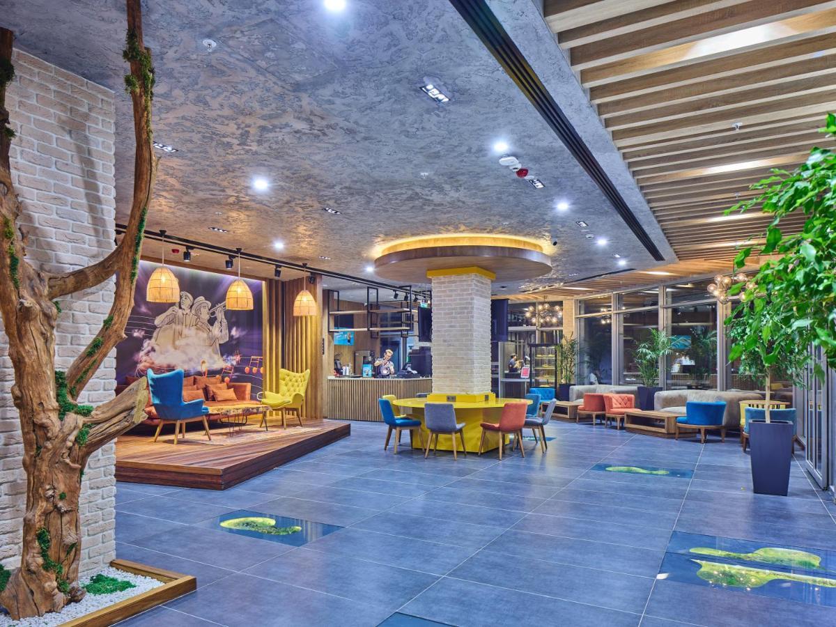 Ibis Airport 4*