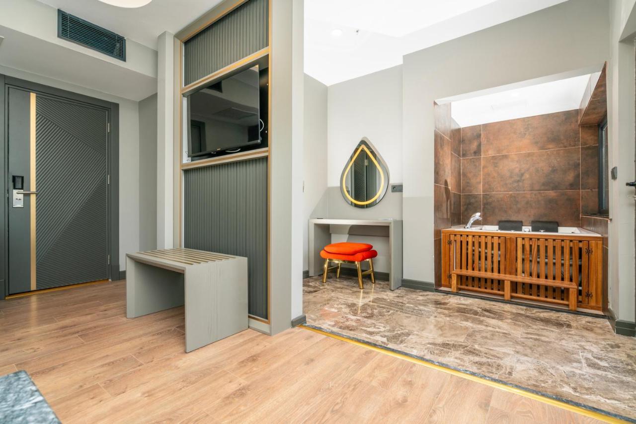 216 Ruby Otel