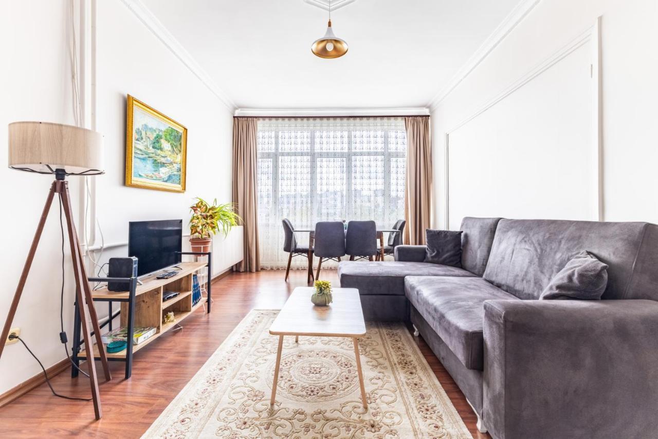 Daire Spacious Flat W Balcony Near Marmaray In Kadikoy *