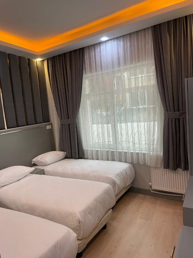 Crowned 2* Istanbul