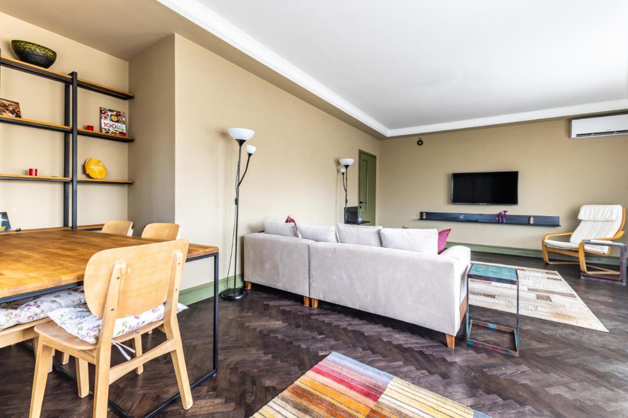 Apartment Chic Flat W Balcony Bbq 10 Min To Emaar In Uskudar Istanbul