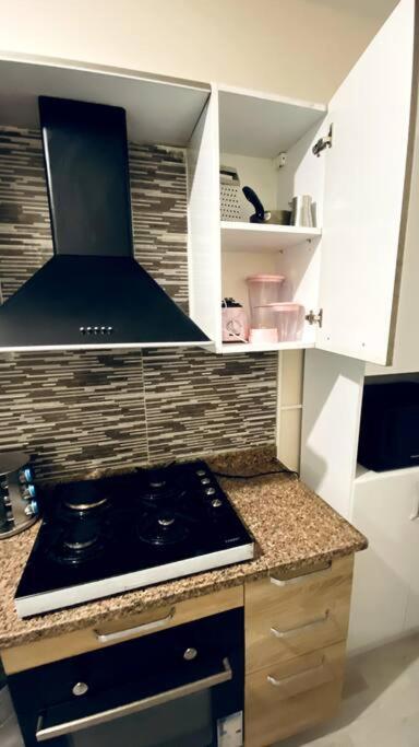 2+1 Luxury Flat , 5 Beds , Near Services Apartment