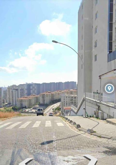 Apartment 2+1 Luxury Flat , 5 Beds , Near Services Istanbul