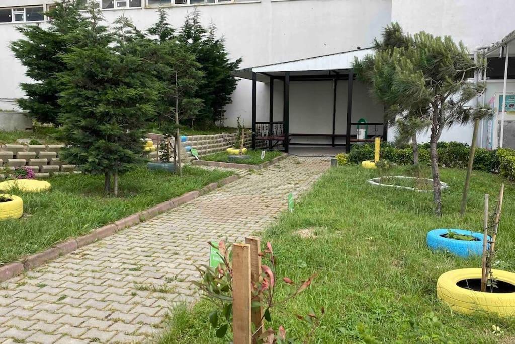 2+1 Luxury Flat , 5 Beds , Near Services Apartment Istanbul
