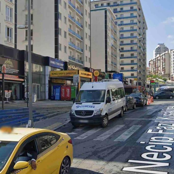 2+1 Luxury Flat , 5 Beds , Near Services * Istanbul