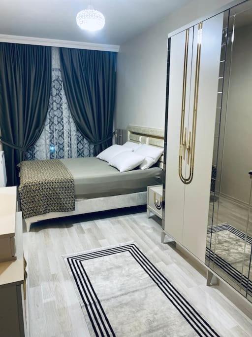 2+1 Luxury Flat , 5 Beds , Near Services Apartment Istanbul