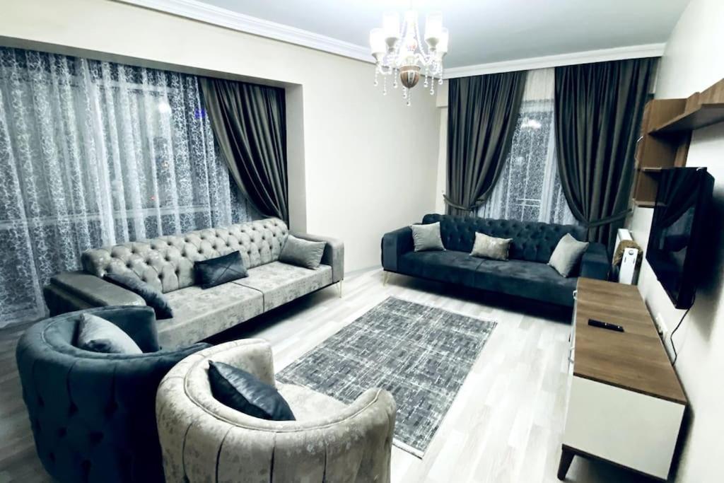 Apartment 2+1 Luxury Flat , 5 Beds , Near Services *