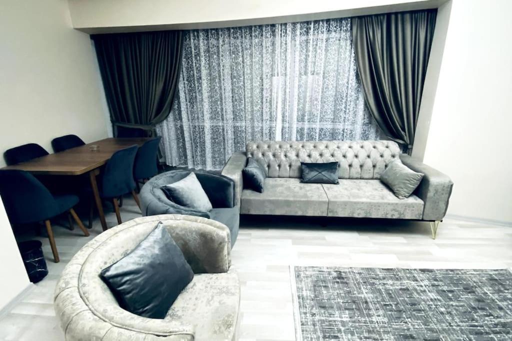 Apartment 2+1 Luxury Flat , 5 Beds , Near Services *