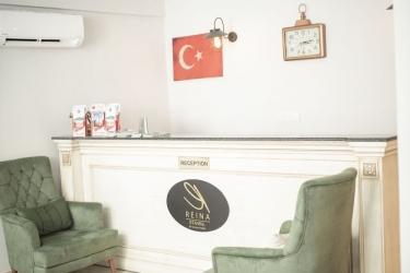 The Reina Hotel 3*