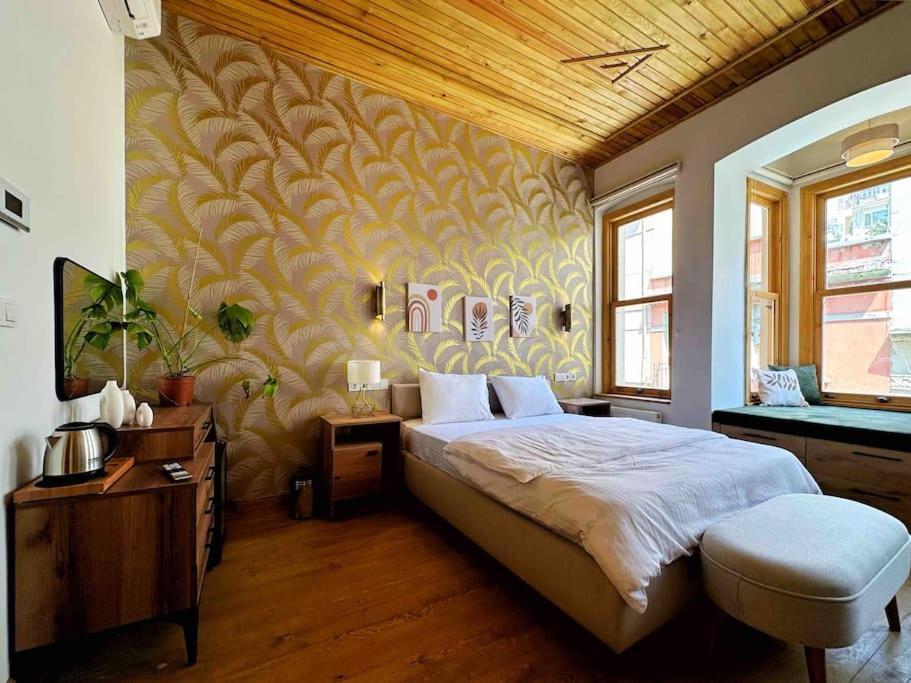 Refurbished Triplex In Taksim Holiday home Istanbul