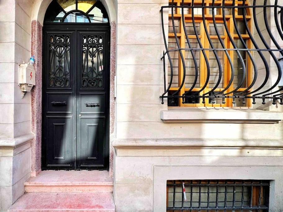 Refurbished Triplex In Taksim * İstanbul
