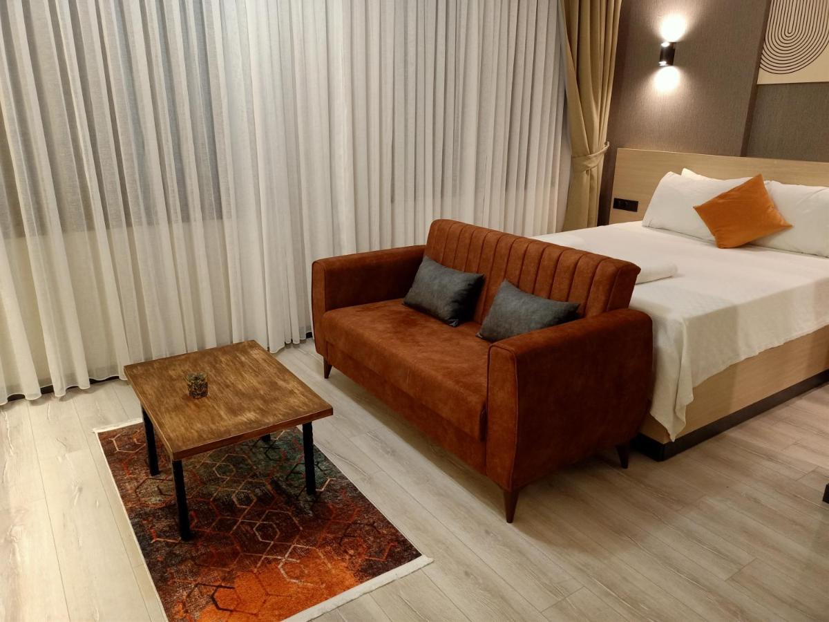 New Falcon Aparthotel *