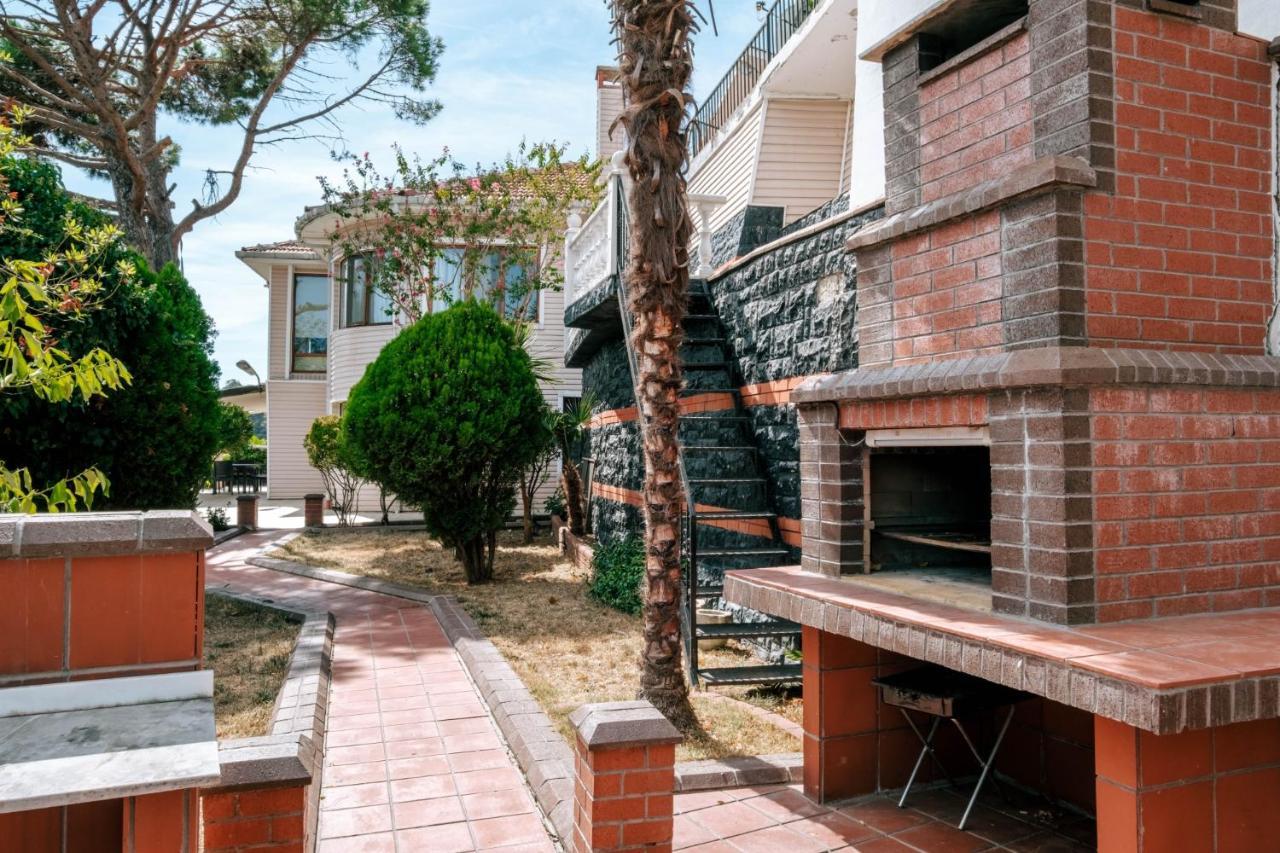 Bosphorus View House With Garden 5 Min To Coast Istanbul