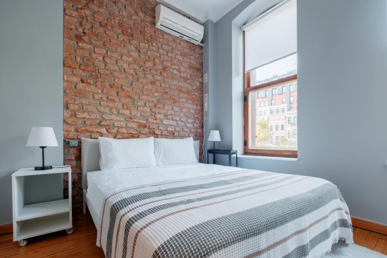 Rustic Stone Flat 5 Min To Taksim Square