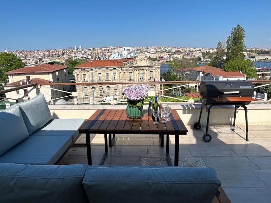 Waterfront Tiny House Bosphorus With Exceptional Terrace Apartment