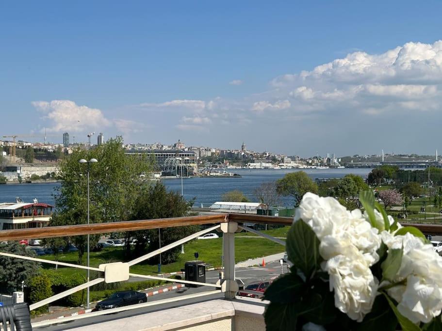 Waterfront Tiny House Bosphorus With Exceptional Terrace Istanbul