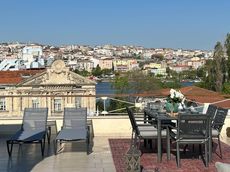 Waterfront Tiny House Bosphorus With Exceptional Terrace Apartment *
