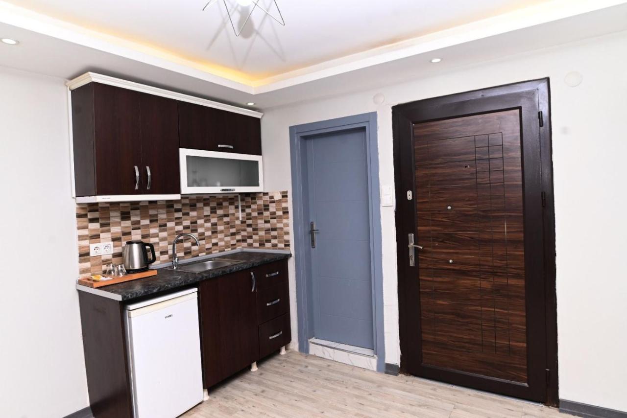 Aparthotel Sara Suit *