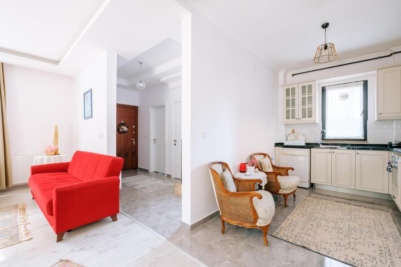 Chic W Pool Garden Fireplace In Sile *