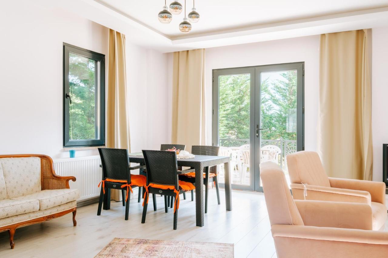 Chic W Pool Garden Fireplace In Sile Pousada