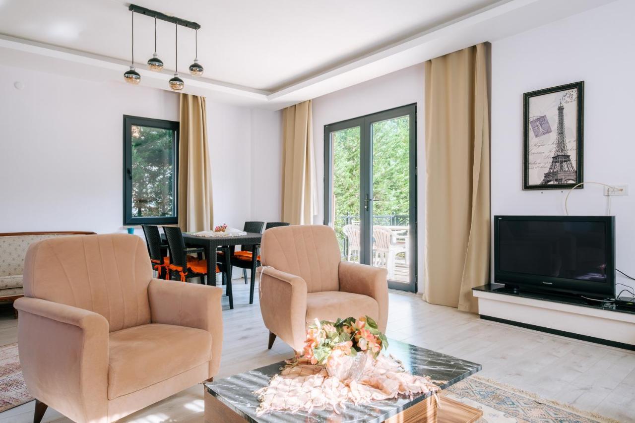 Chic W Pool Garden Fireplace In Sile Pousada *