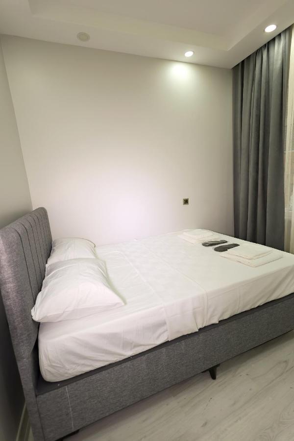 Joe Black Otel