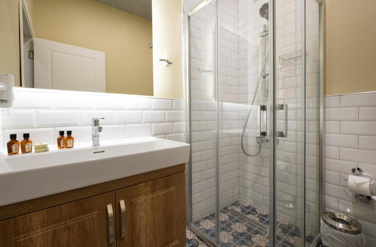 Level Suites - 103 *