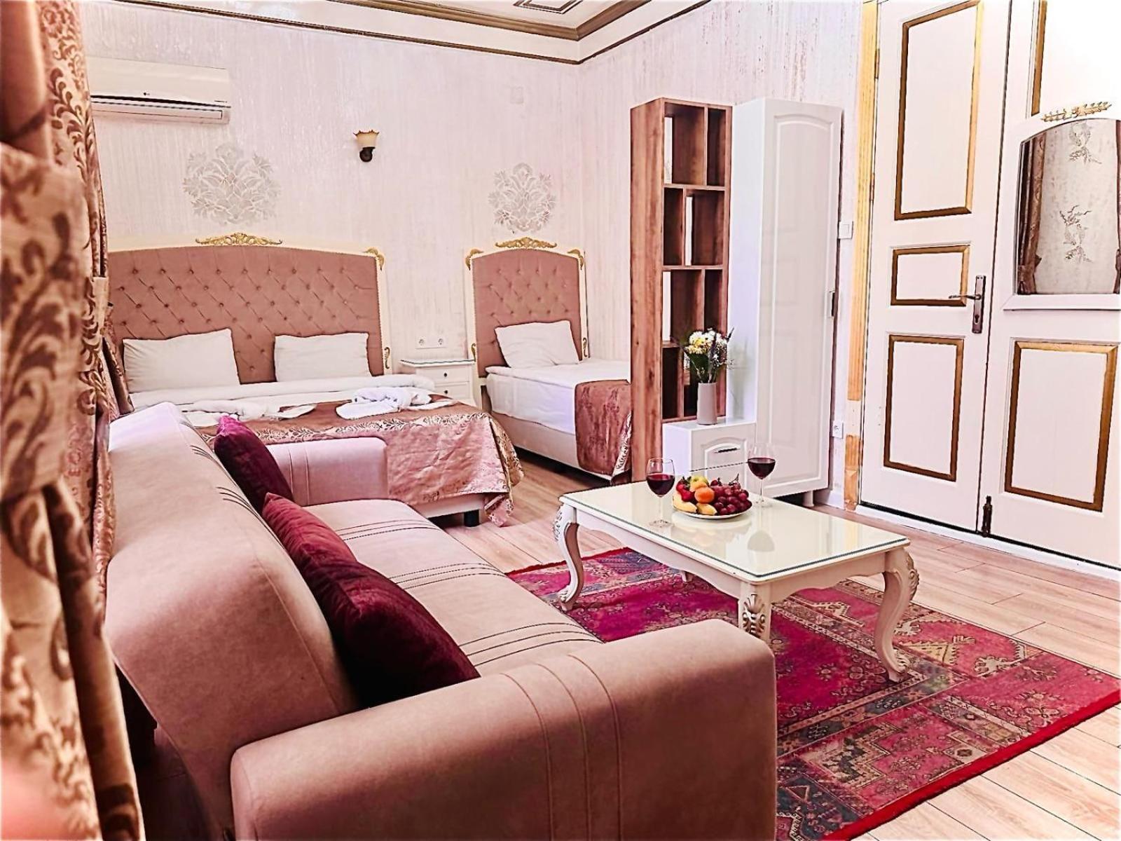 Alhambra Aparthotel 3*