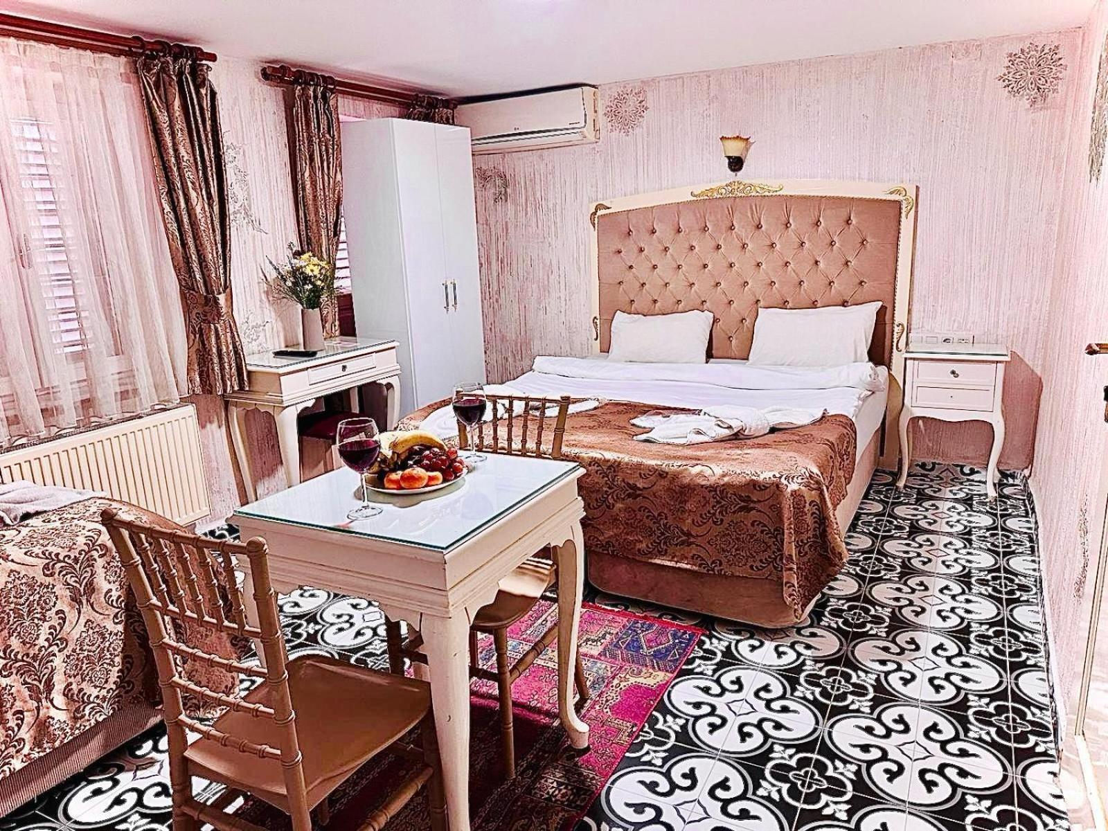 Alhambra Aparthotel 3*