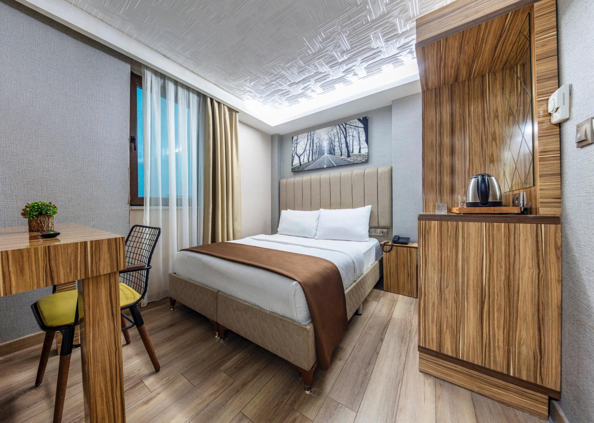 Dem Airport Hotel