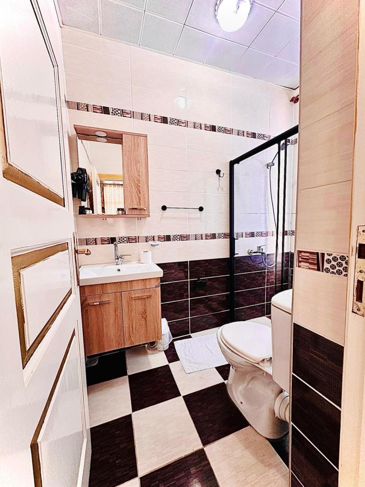 Alhambra 3*