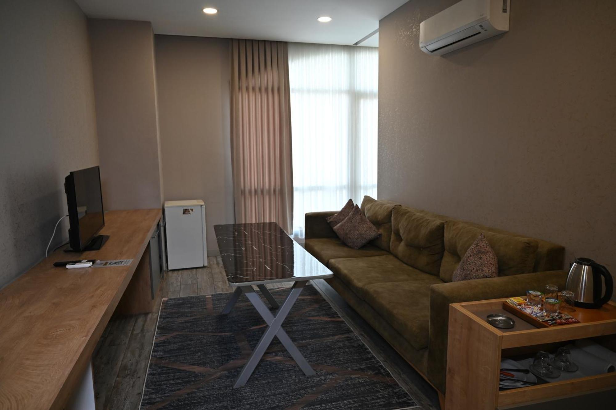Aparthotel Agora 2*