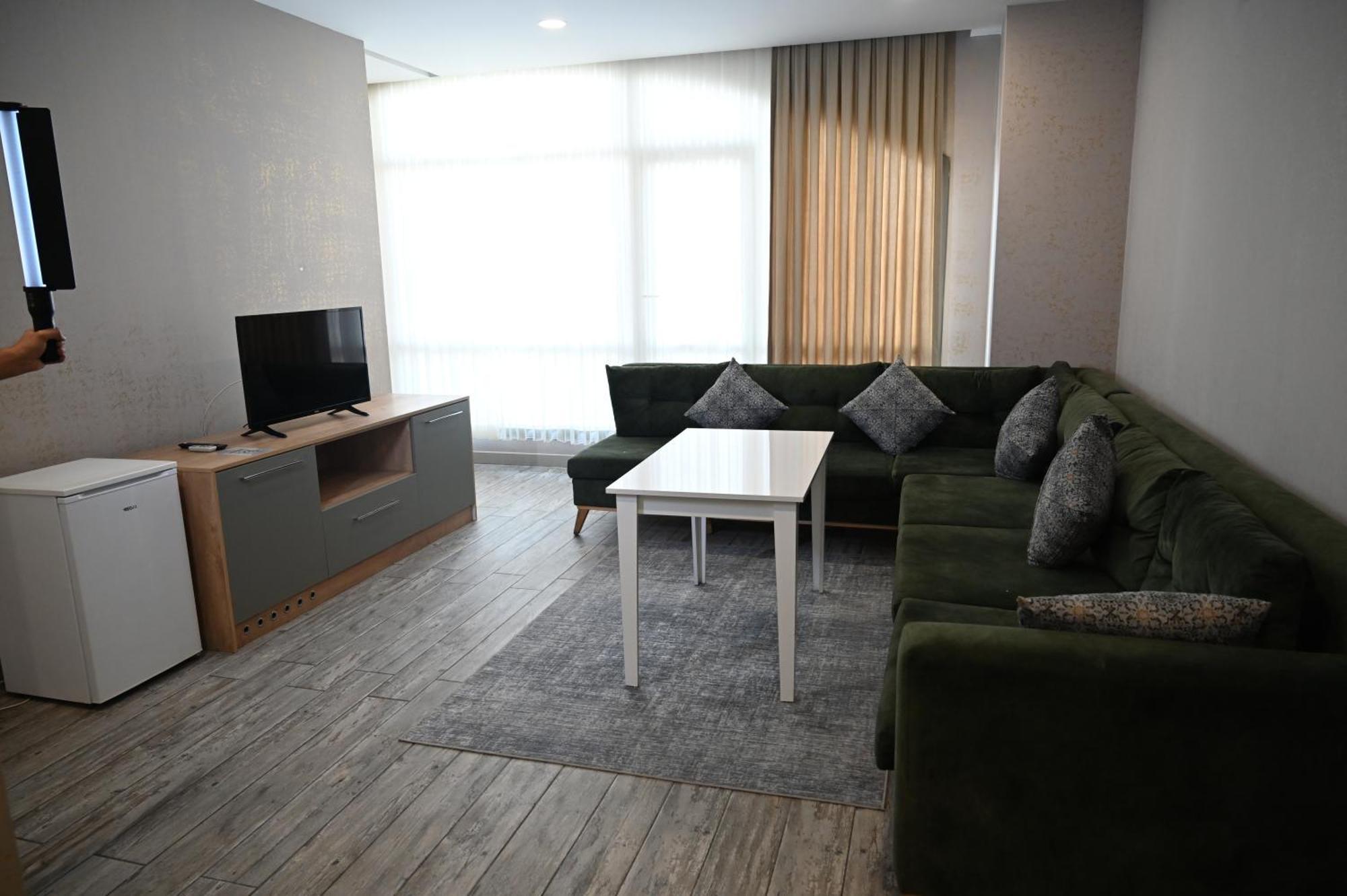 Agora Aparthotel
