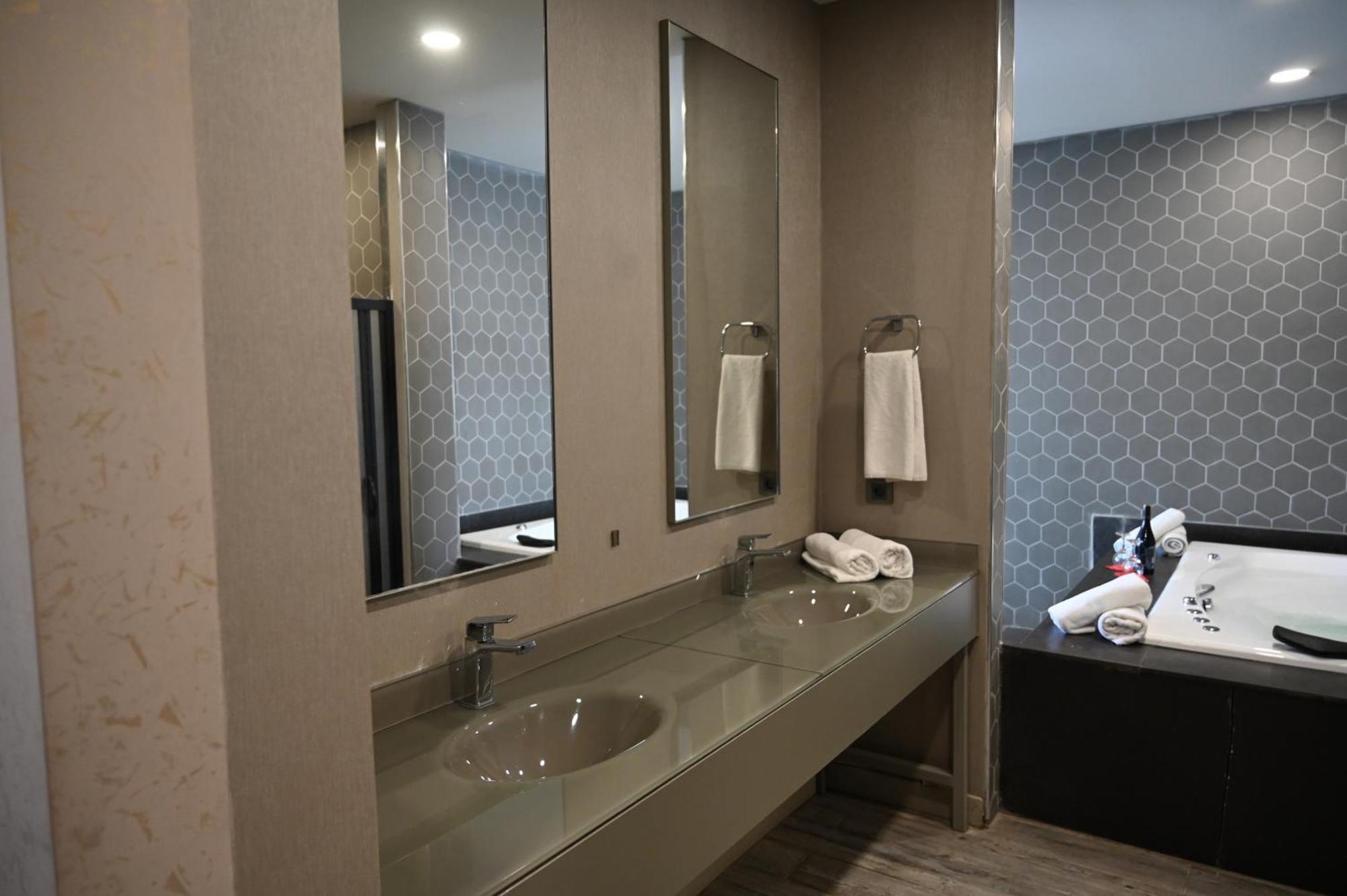 Aparthotel Agora 2*