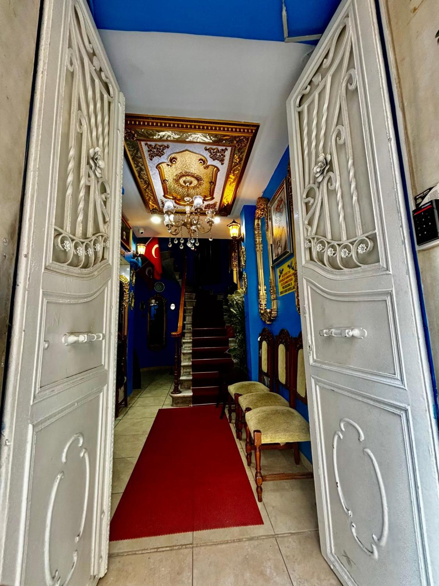 Aparthotel White