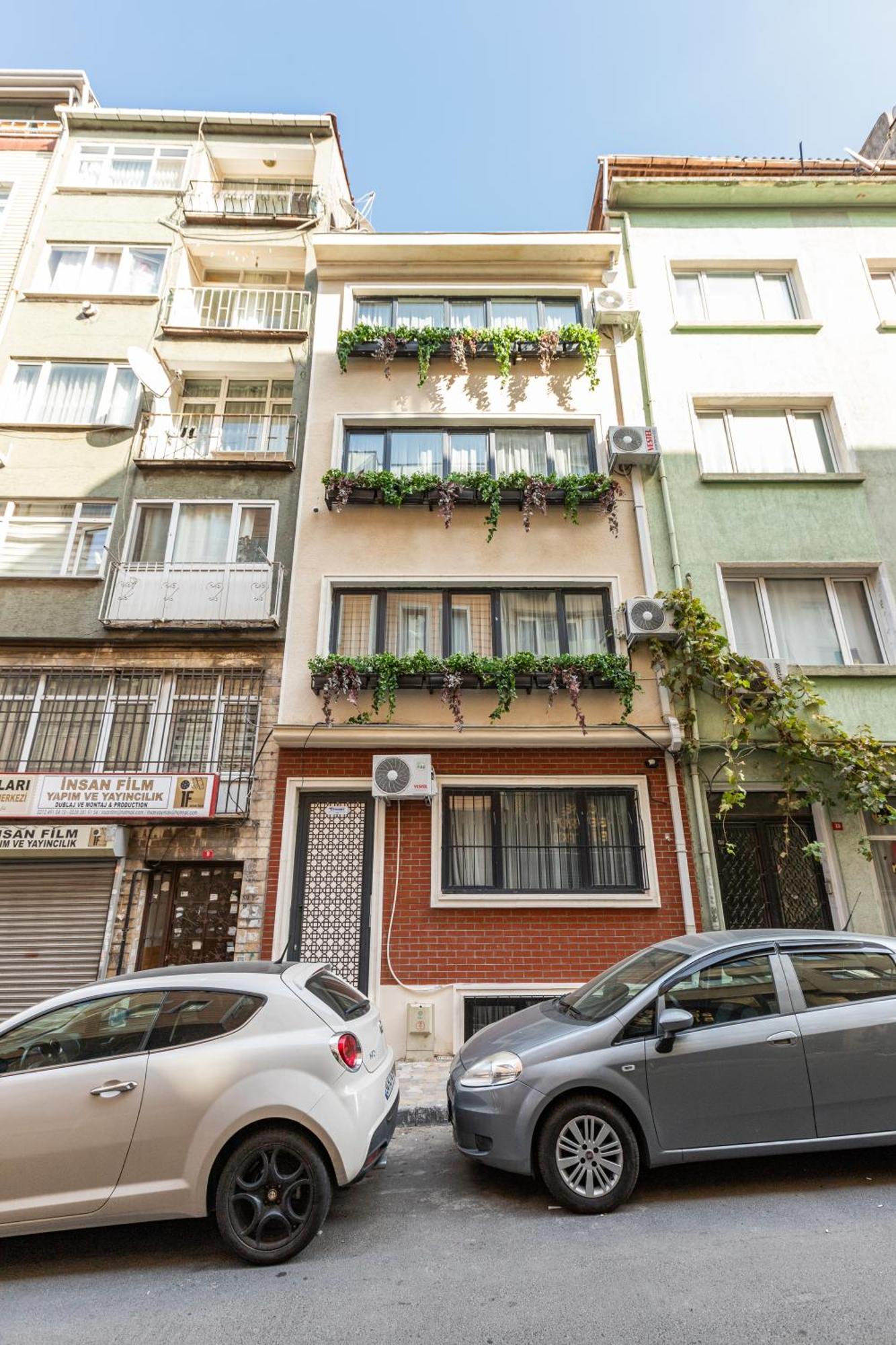 Apartment Kiztasi Apartments-orange And Blue Istanbul