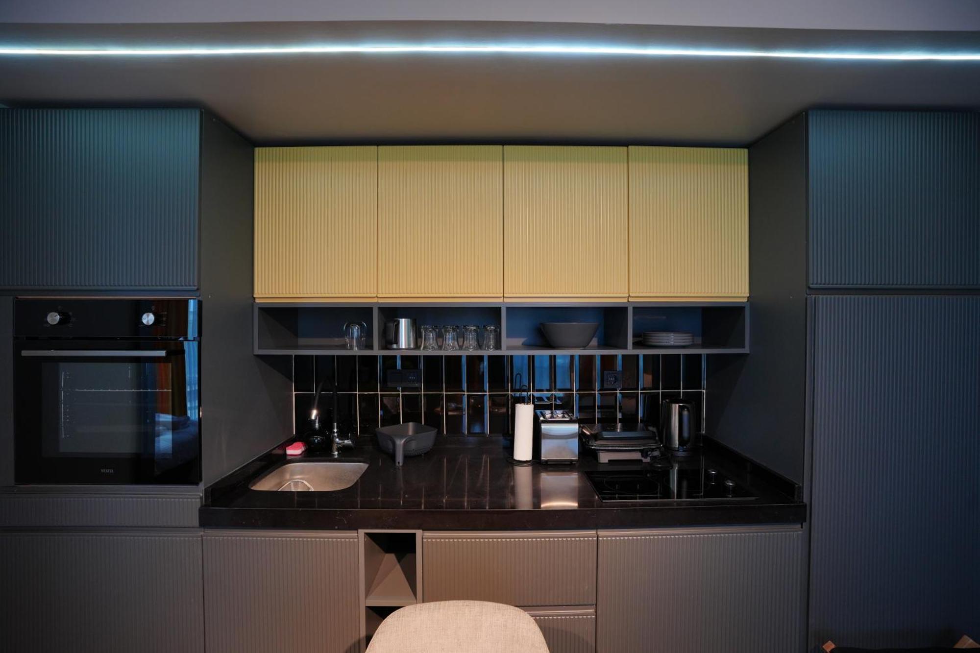 Apartment Blue 14 *