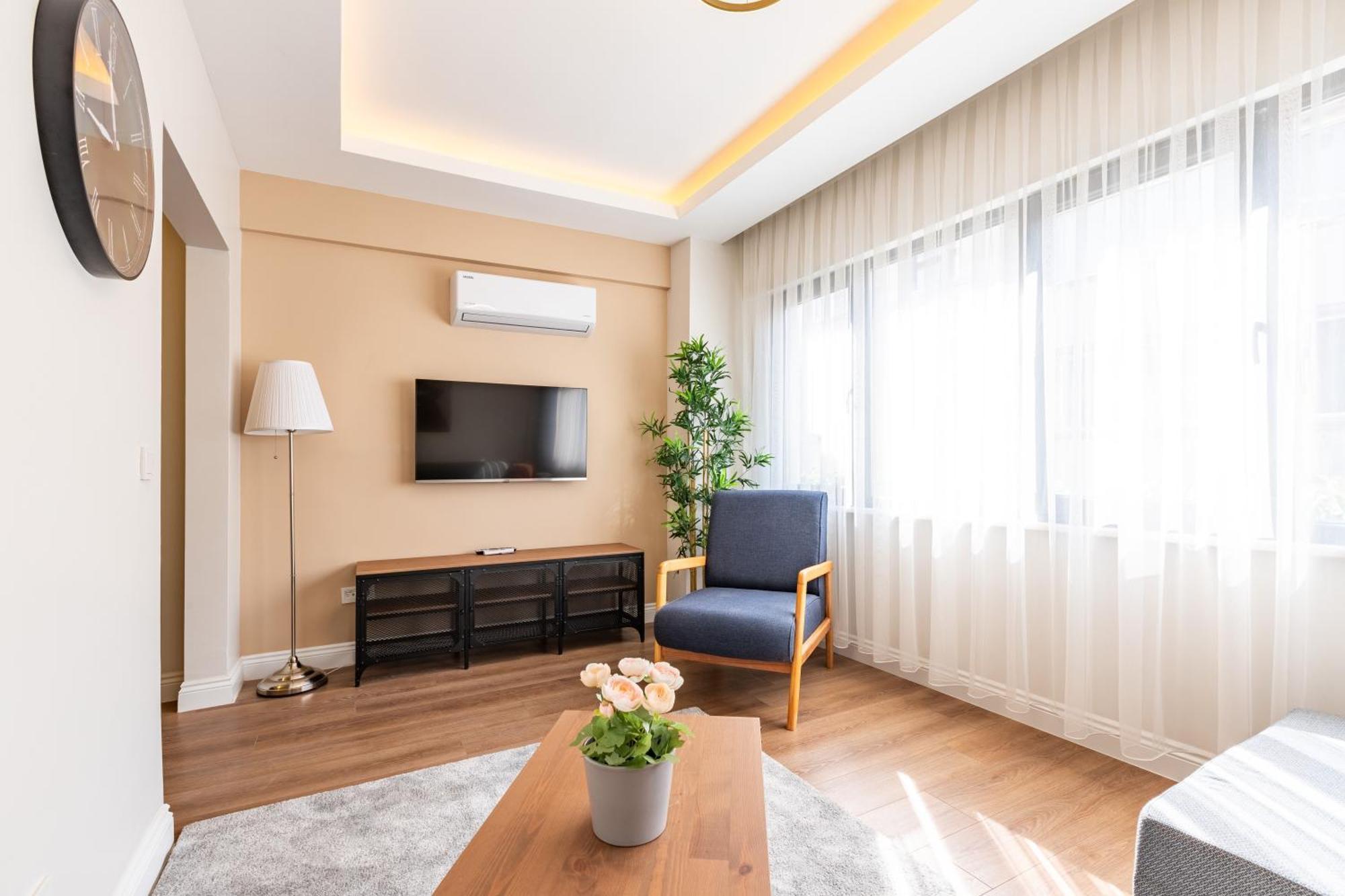 Kiztasi Apartments-orange And Blue Apartment Istanbul