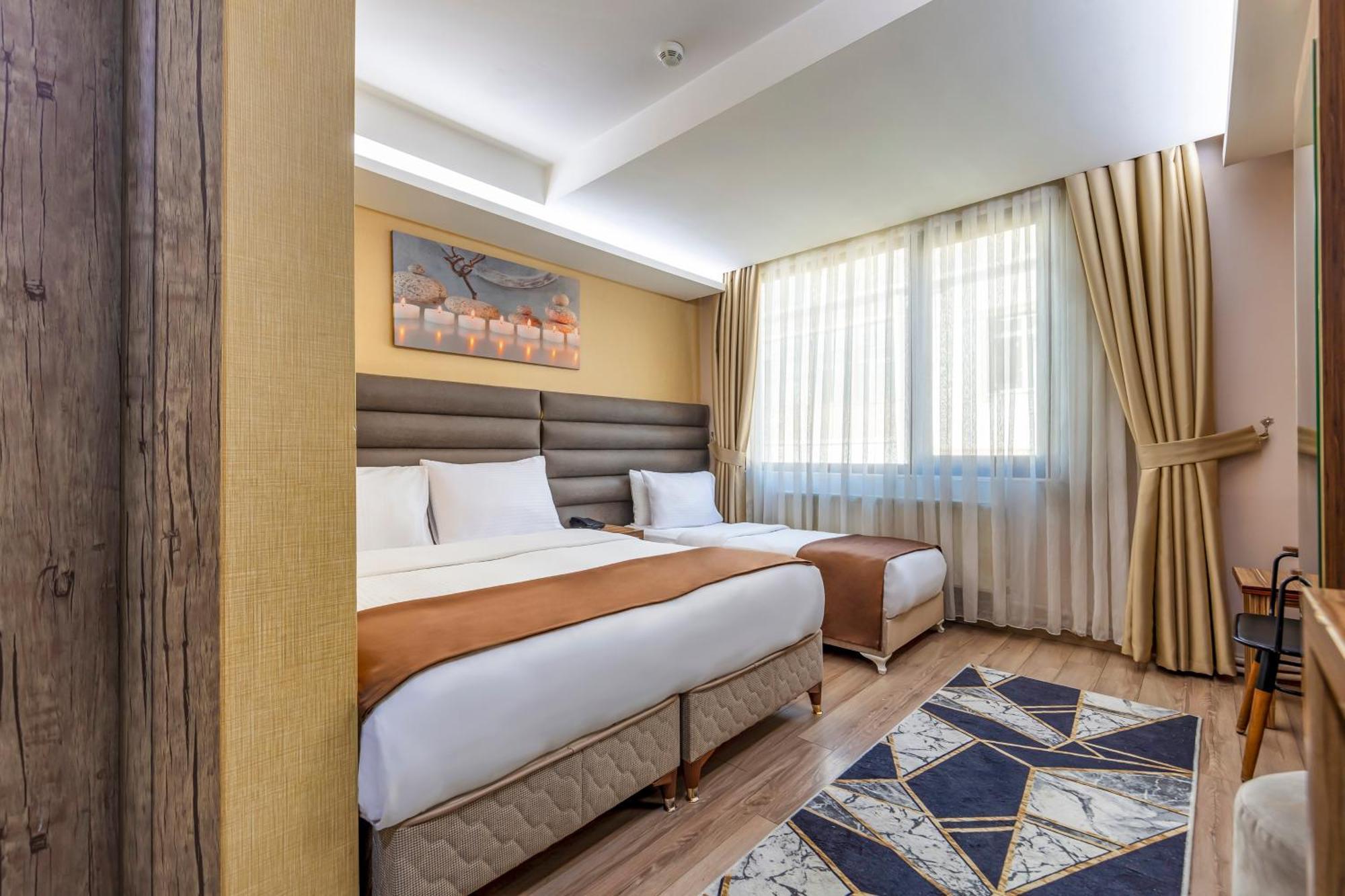 Dem Airport Hotel 4*