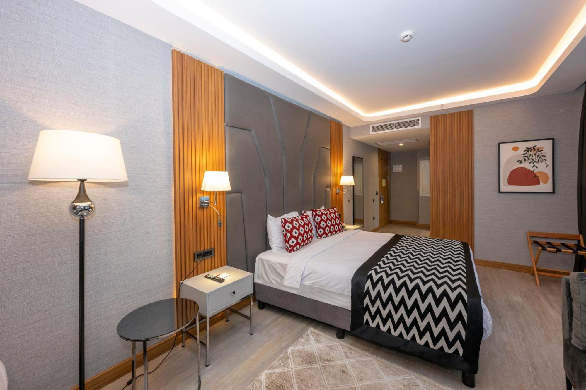 Ramada Encore By Wyndham Sisli Hotel 4*