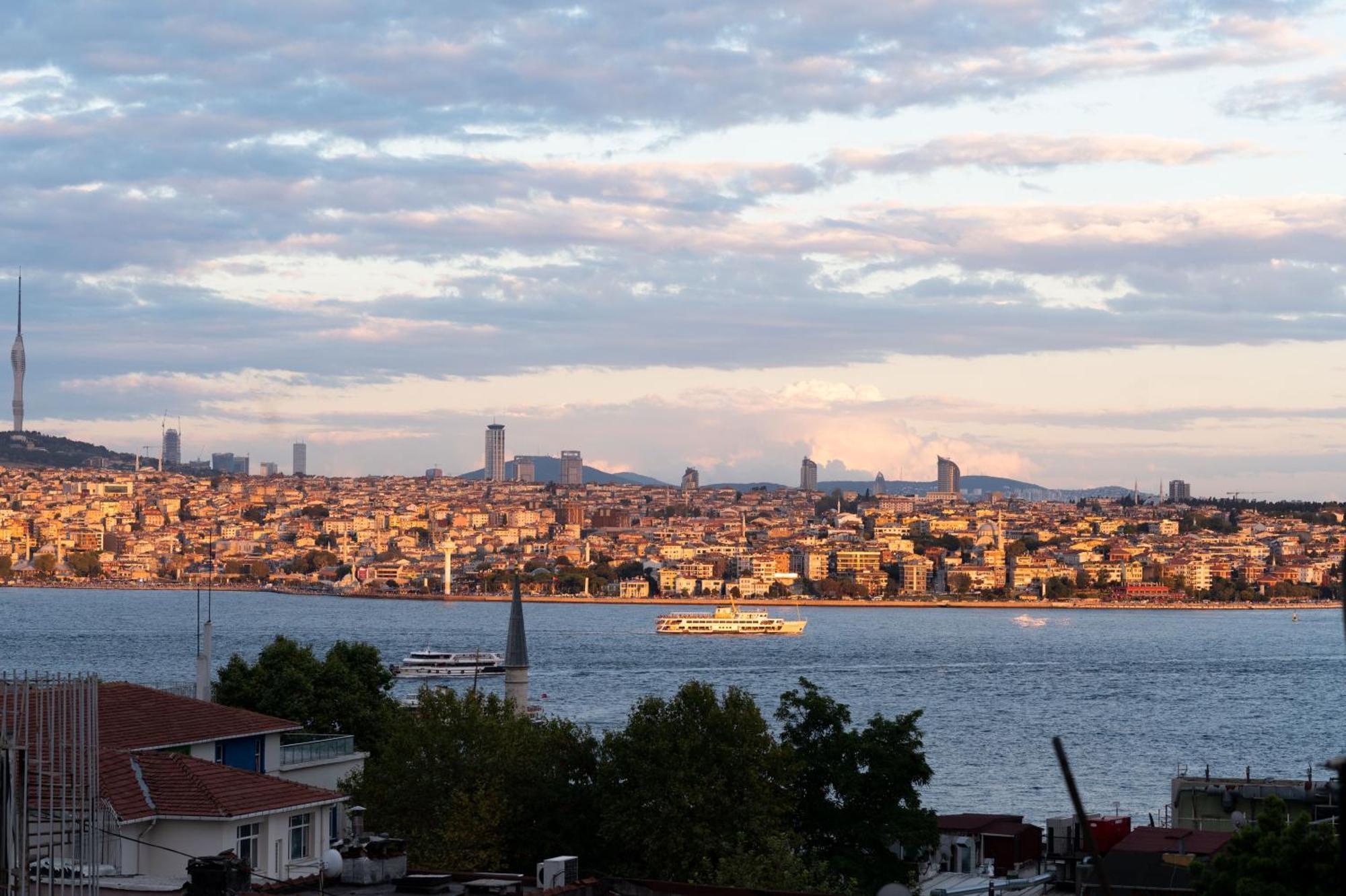 Luxury Flat W/exceptional Terrace & Bosphrous View Apartment *