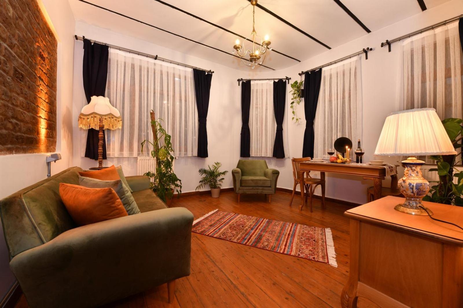 Historical Levantine Flat @heart Of Taksim * Istanbul