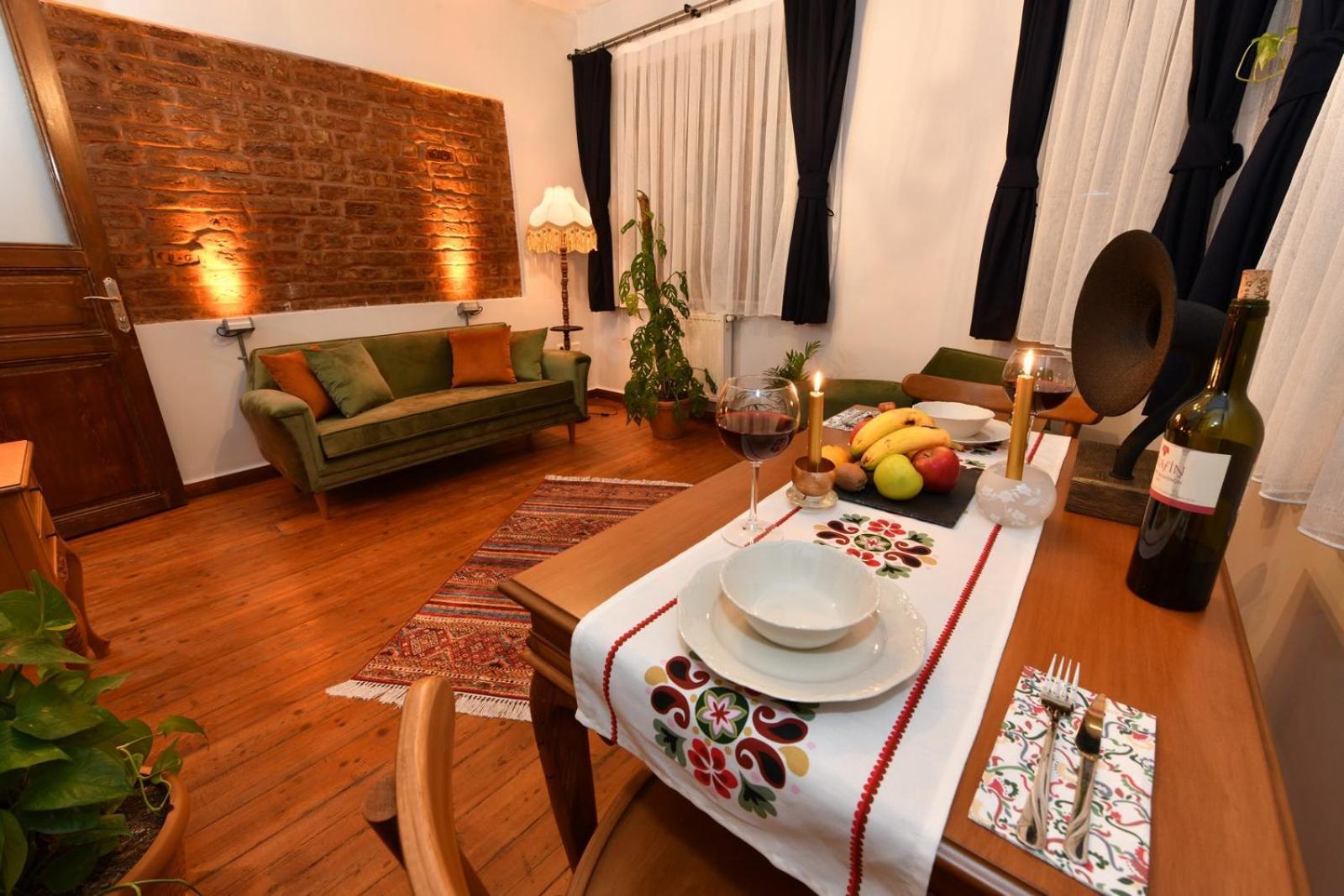 Historical Levantine Flat @heart Of Taksim
