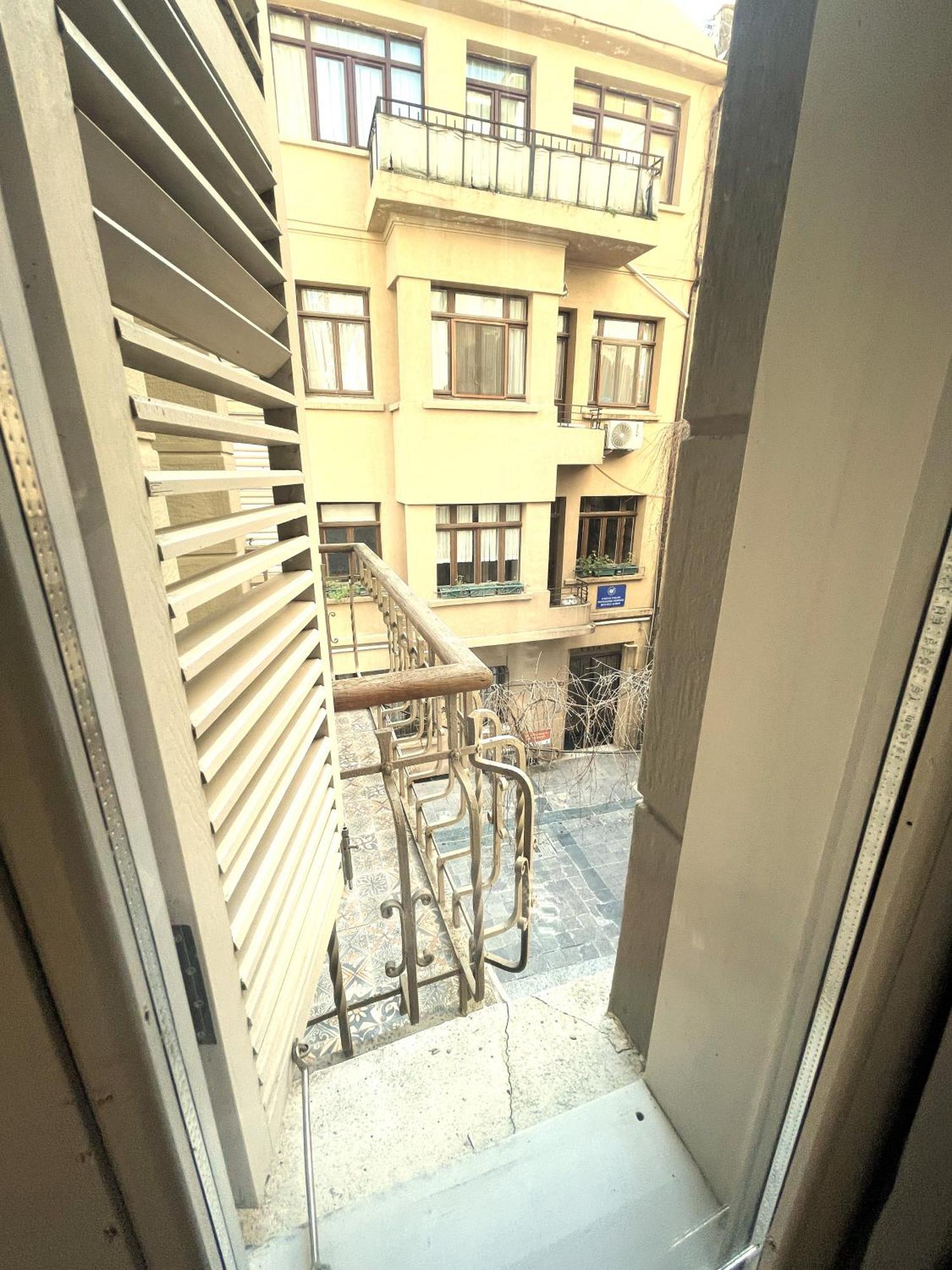 Fuga Constantinidis * Istanbul