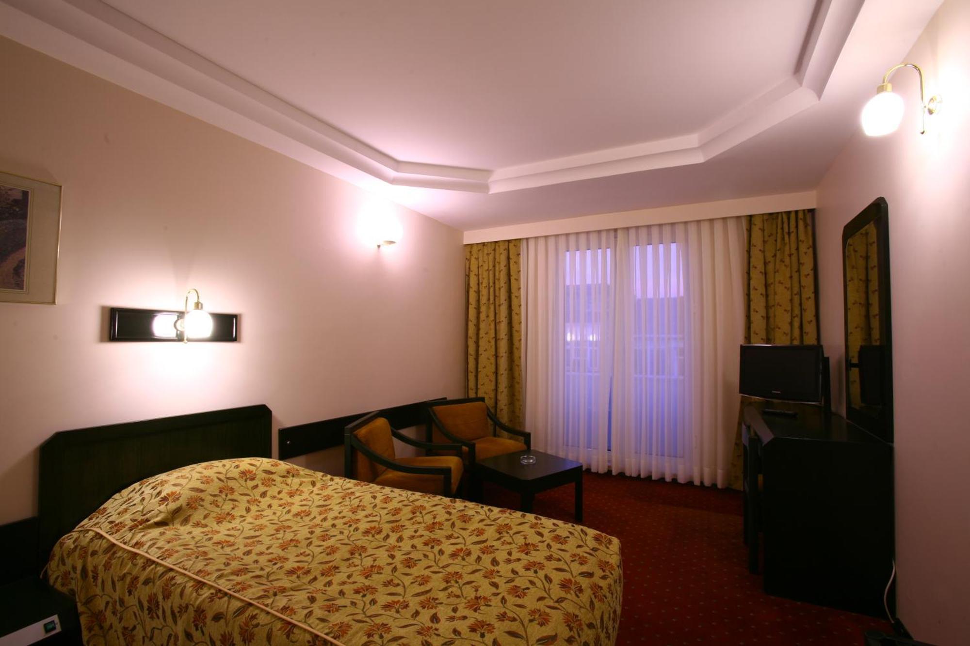 Royal Hotel 4*